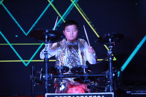 1551754314938442.jpg 大禹漢光2018年“同心同行,共創(chuàng)未來(lái)”主題年會(huì)圓滿成功