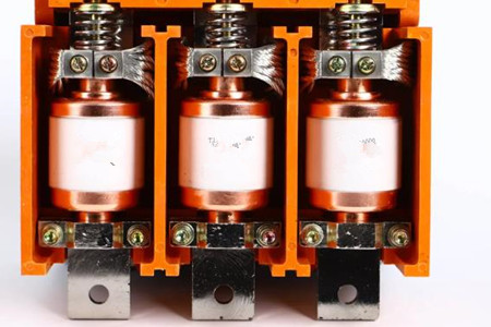 高壓真空開關(guān)管出現(xiàn)黃斑,這幾點原因需掌握!